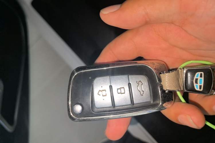 Used Geely Auto Vision 2019 Upgraded Model 1.5L Manual Luxury Version China VI Standard Vehicle Key
