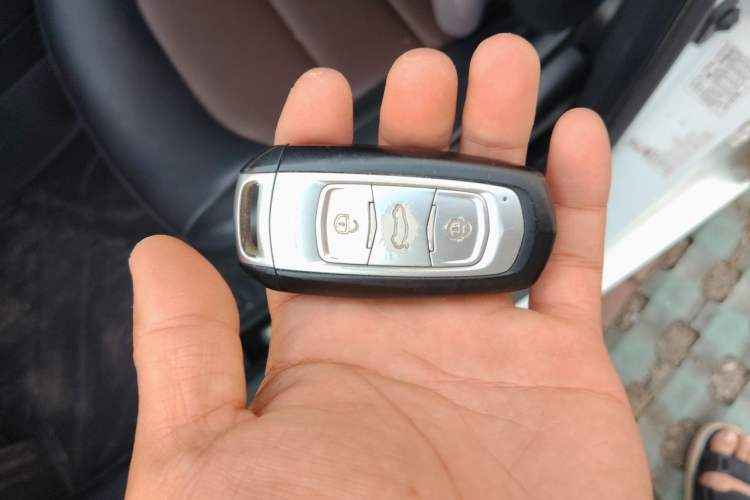 Used Geely Auto Vision 2019 Upgraded Model 1.5L CVT Luxury Version China VI Standard Vehicle Key