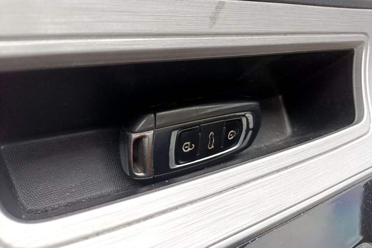 Used Geely Auto Vision 2019 Upgraded Model 1.5L CVT Prestige Version China VI Standard Vehicle Key