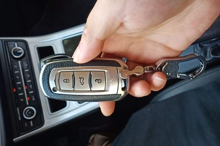Used Geely Auto Vision 2019 Upgraded Model 1.5L CVT Luxury Version China VI Standard Vehicle Key