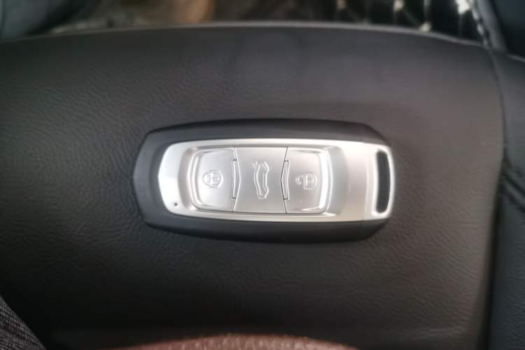 Used Geely Auto Vision 2019 Upgraded Model 1.5L CVT Luxury Version China VI Standard Vehicle Key