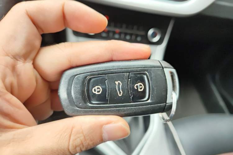 Used Geely Auto Vision 2019 Upgraded Model 1.5L CVT Luxury Version China VI Standard Vehicle Key