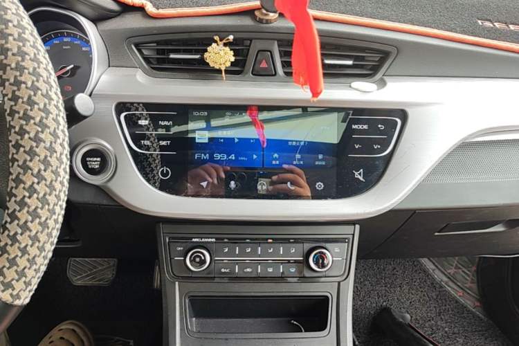 Used Geely Auto Vision 2019 Upgraded Model 1.5L Automatic Luxury Version China V Standard Audio And AC Panel