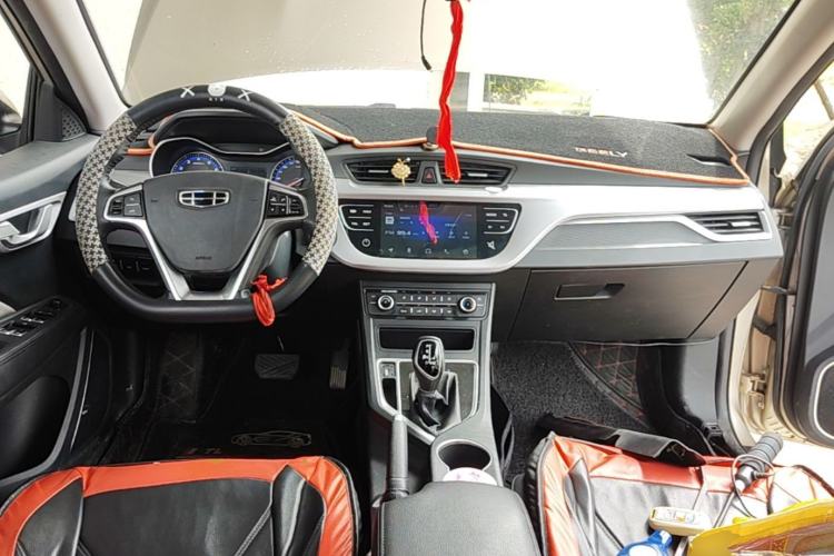 Used Geely Auto Vision 2019 Upgraded Model 1.5L Automatic Luxury Version China V Standard Center Console