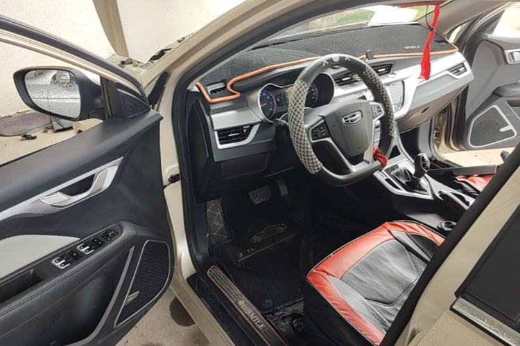 Used Geely Auto Vision 2019 Upgraded Model 1.5L Automatic Luxury Version China V Standard Driver Seat