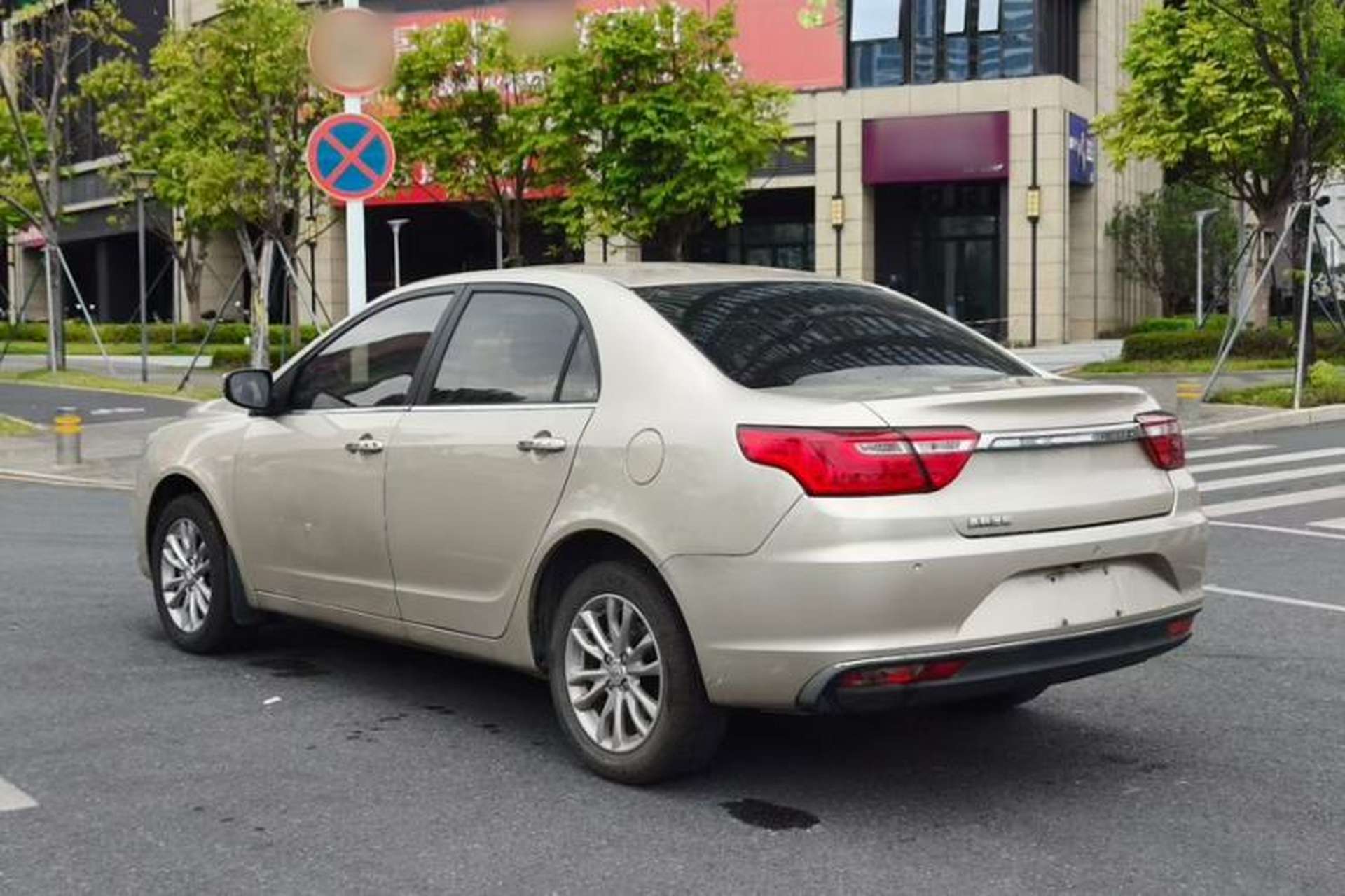 Used Geely Auto Vision 2019 Upgraded Model 1.5L Automatic Luxury Version China V Standard Exterior 1