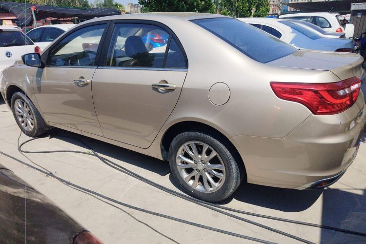 Used Geely Auto Vision 2019 Upgraded Model 1.5L Manual Luxury Version China VI Standard Exterior 3