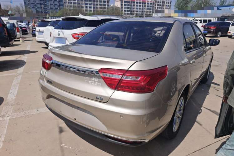 Used Geely Auto Vision 2019 Upgraded Model 1.5L Manual Luxury Version China VI Standard Exterior 3