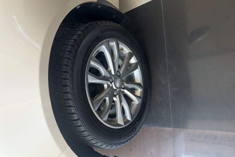 Used Geely Auto Vision 2019 Upgraded Model 1.5L CVT Luxury Version China VI Standard Exterior 4
