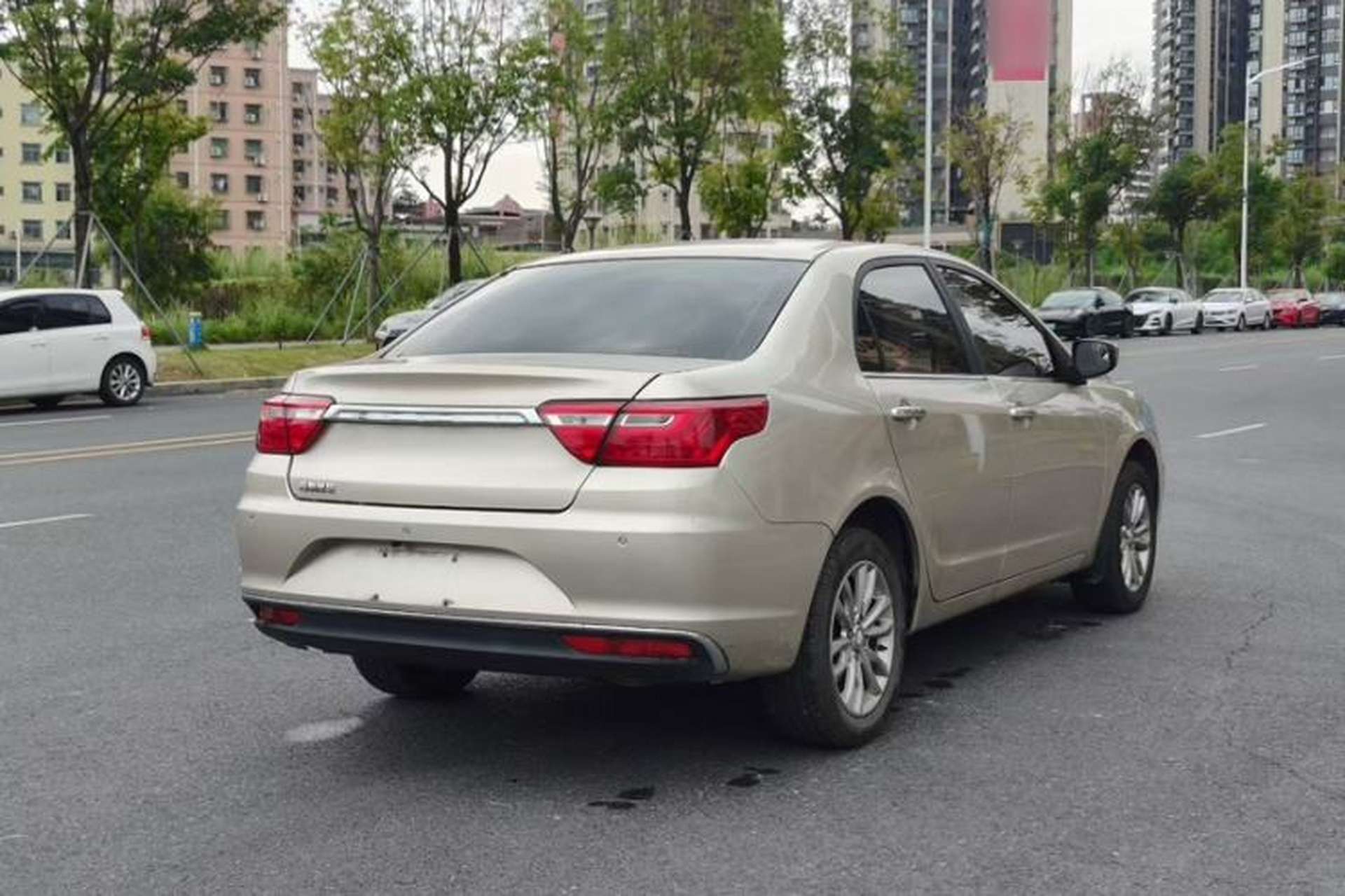 Used Geely Auto Vision 2019 Upgraded Model 1.5L Automatic Luxury Version China V Standard Exterior 4