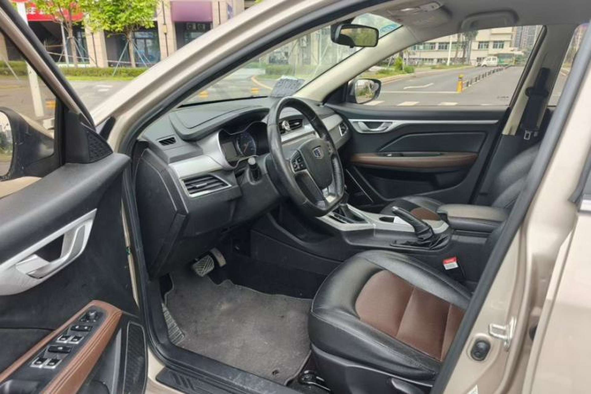 Used Geely Auto Vision 2019 Upgraded Model 1.5L Automatic Luxury Version China V Standard Interior 1