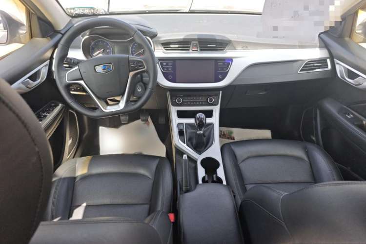 Used Geely Auto Vision 2019 Upgraded Model 1.5L Manual Luxury Version China VI Standard Interior 3