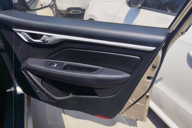 Used Geely Auto Vision 2019 Upgraded Model 1.5L Manual Luxury Version China VI Standard Interior 5