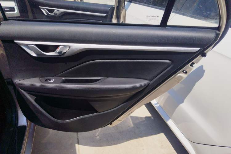 Used Geely Auto Vision 2019 Upgraded Model 1.5L Manual Luxury Version China VI Standard Interior 6