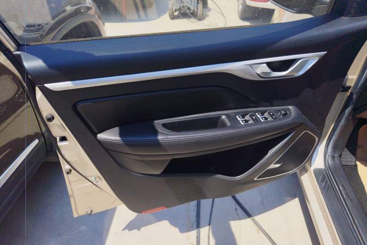 Used Geely Auto Vision 2019 Upgraded Model 1.5L Manual Luxury Version China VI Standard Interior 7