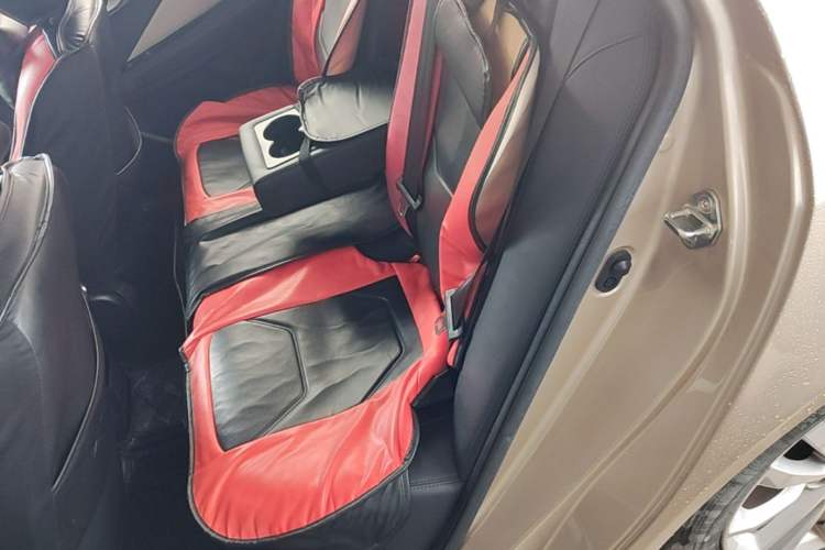 Used Geely Auto Vision 2019 Upgraded Model 1.5L Automatic Luxury Version China V Standard Left Rear Seat