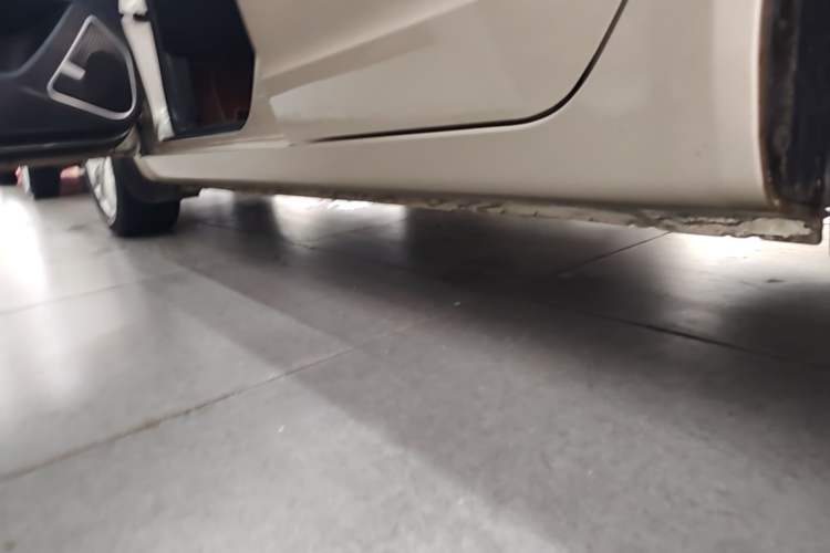 Used Geely Auto Vision 2019 Upgraded Model 1.5L CVT Luxury Version China VI Standard Left Side Sill