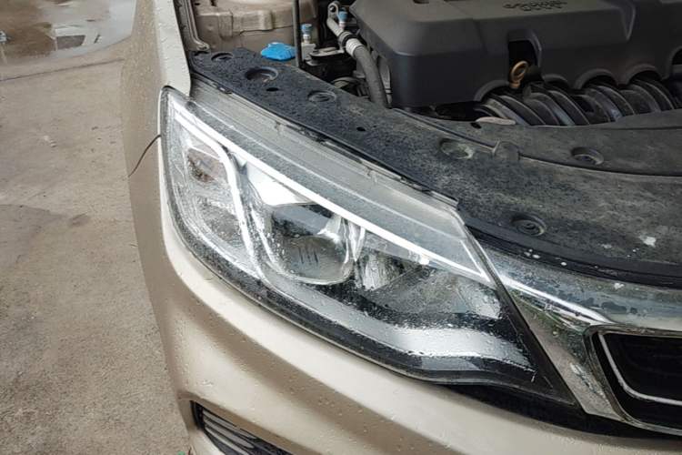 Used Geely Auto Vision 2019 Upgraded Model 1.5L Automatic Luxury Version China V Standard Right Front Headlight