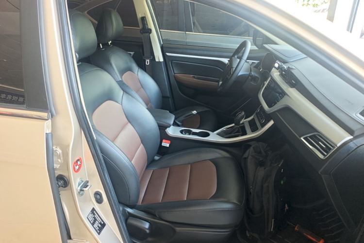 Used Geely Auto Vision 2019 Upgraded Model 1.5L CVT Luxury Version China VI Standard Right Front Seat