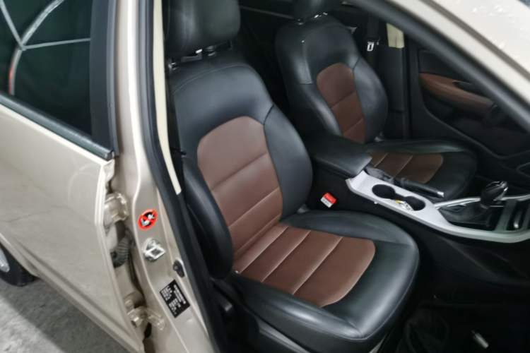 Used Geely Auto Vision 2019 Upgraded Model 1.5L CVT Luxury Version China VI Standard Right Front Seat