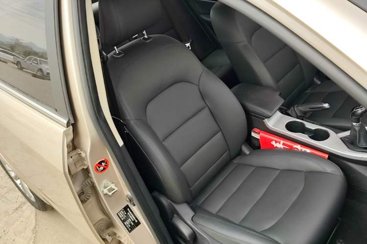 Used Geely Auto Vision 2019 Upgraded Model 1.5L Manual Luxury Version China V Standard Right Front Seat