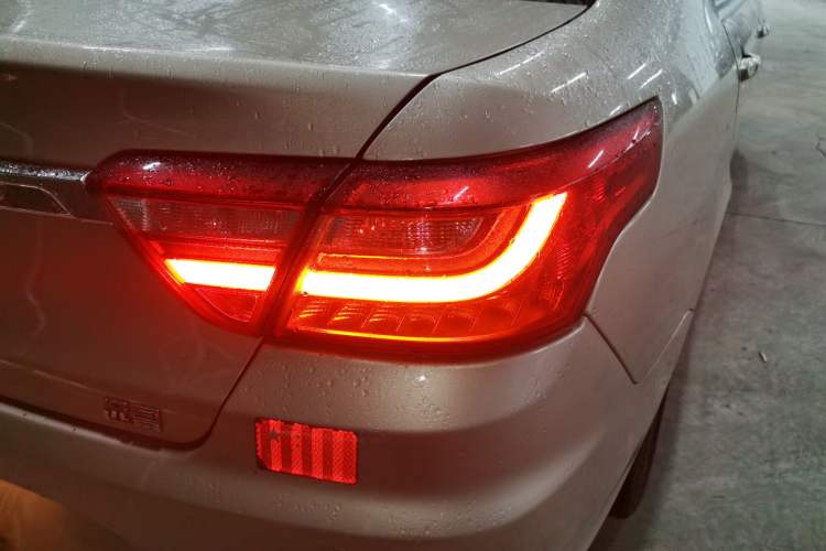 Used Geely Auto Vision 2019 Upgraded Model 1.5L CVT Luxury Version China VI Standard Right Rear Taillight