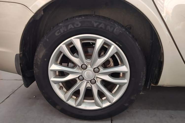 Used Geely Auto Vision 2019 Upgraded Model 1.5L CVT Luxury Version China VI Standard Right Rear Wheel Hub