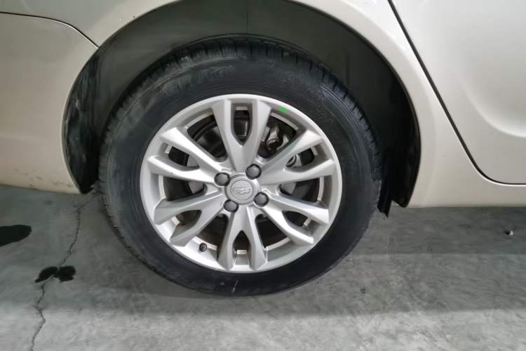 Used Geely Auto Vision 2019 Upgraded Model 1.5L CVT Luxury Version China VI Standard Right Rear Wheel Hub