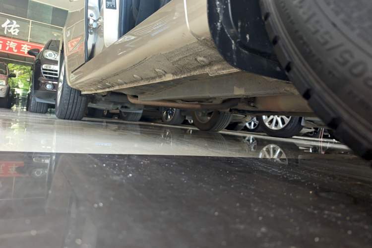 Used Geely Auto Vision 2019 Upgraded Model 1.5L CVT Luxury Version China VI Standard Right Side Sill