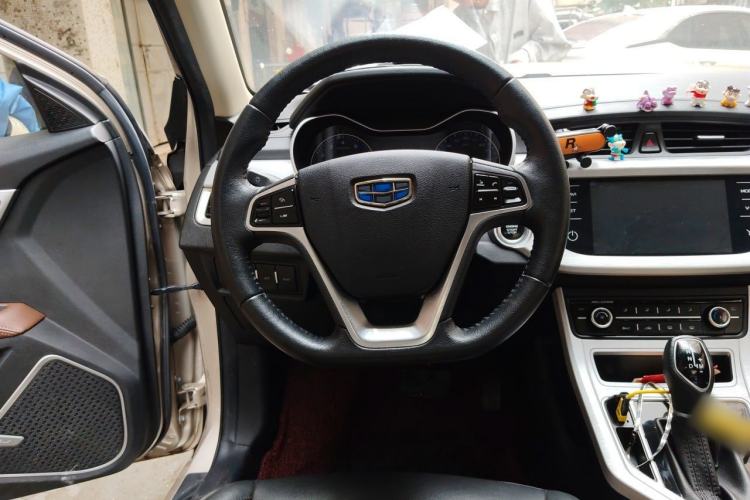 Used Geely Auto Vision 2019 Upgraded Model 1.5L CVT Luxury Version China VI Standard Steering Wheel