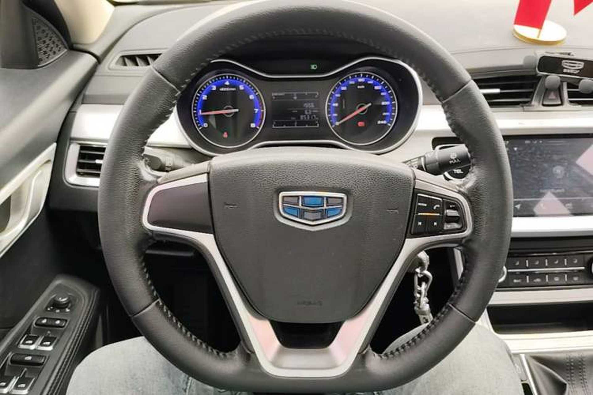 Used Geely Auto Vision 2019 Upgraded Model 1.5L Manual Luxury Version China V Standard Steering Wheel