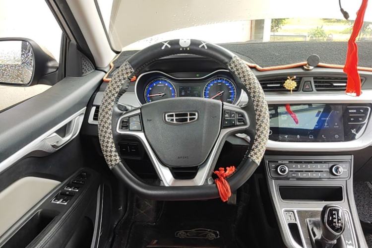 Used Geely Auto Vision 2019 Upgraded Model 1.5L Automatic Luxury Version China V Standard Steering Wheel