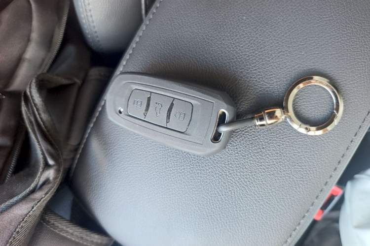 Used Geely Auto Vision 2019 Upgraded Model 1.5L CVT Luxury Version China VI Standard Vehicle Key