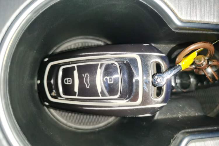 Used Geely Auto Vision 2019 Upgraded Model 1.5L CVT Luxury Version China VI Standard Vehicle Key