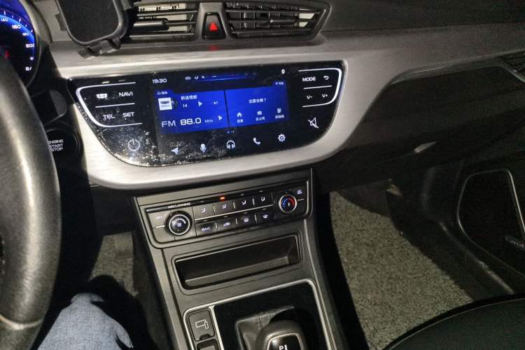 Used Geely Auto Vision 2020 1.5L CVT Asian Games Edition Audio And AC Panel