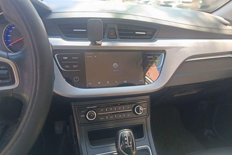 Used Geely Auto Vision 2020 1.5L CVT Asian Games Edition Audio And AC Panel