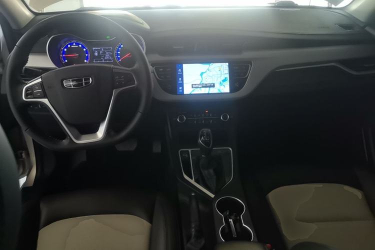 Used Geely Auto Vision 2020 Revised Version 1.5L CVT Asian Games Edition Center Console