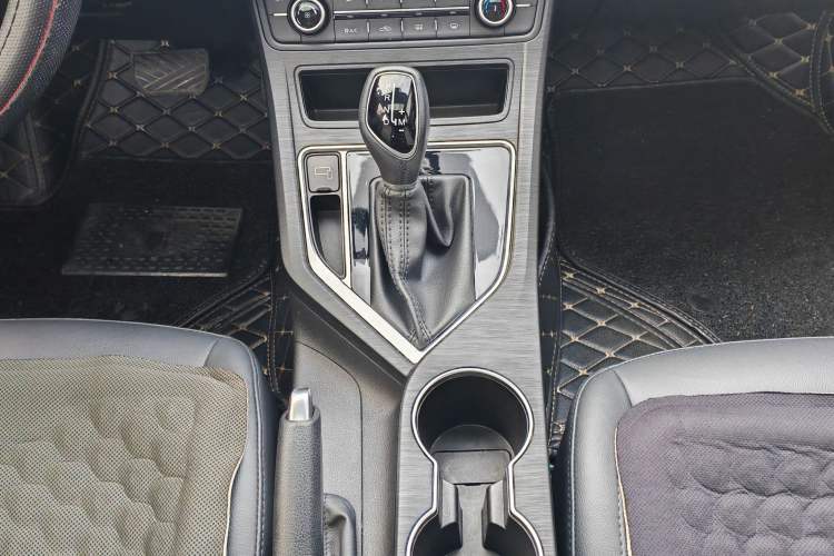 Used Geely Auto Vision 2020 Revised Version 1.5L CVT Asian Games Edition Interior 4