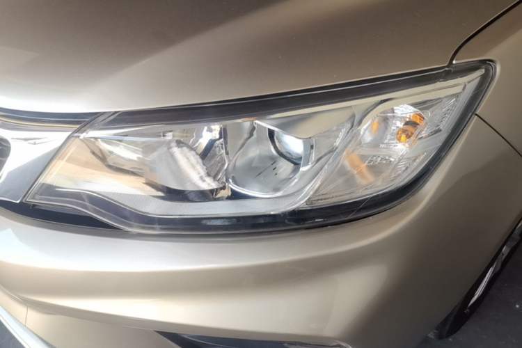 Used Geely Auto Vision 2020 Revised Version 1.5L CVT Asian Games Edition Left Front Headlight