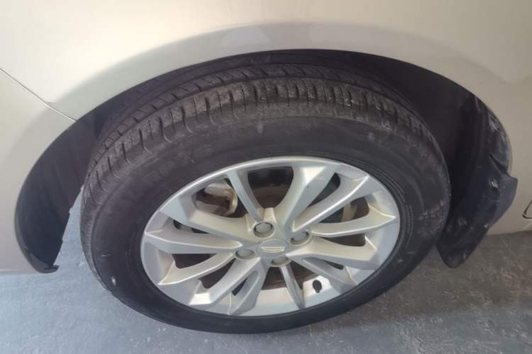Used Geely Auto Vision 2020 Revised Version 1.5L CVT Asian Games Edition Left Front Wheel Hub