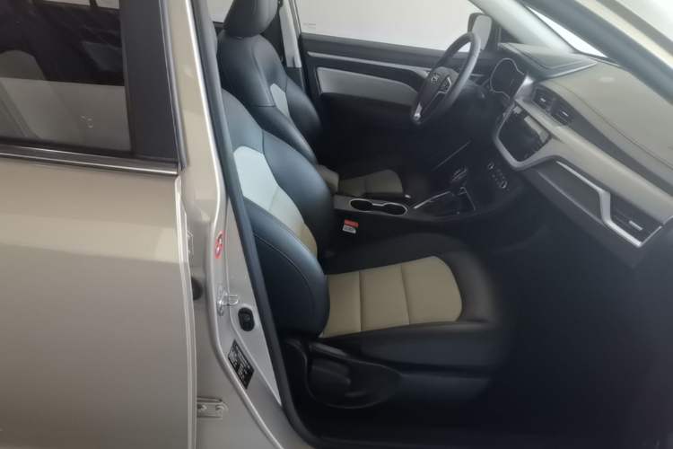 Used Geely Auto Vision 2020 Revised Version 1.5L CVT Asian Games Edition Right Front Seat