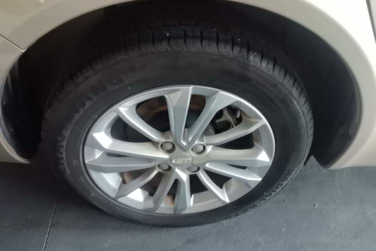 Used Geely Auto Vision 2020 Revised Version 1.5L CVT Asian Games Edition Right Rear Wheel Hub