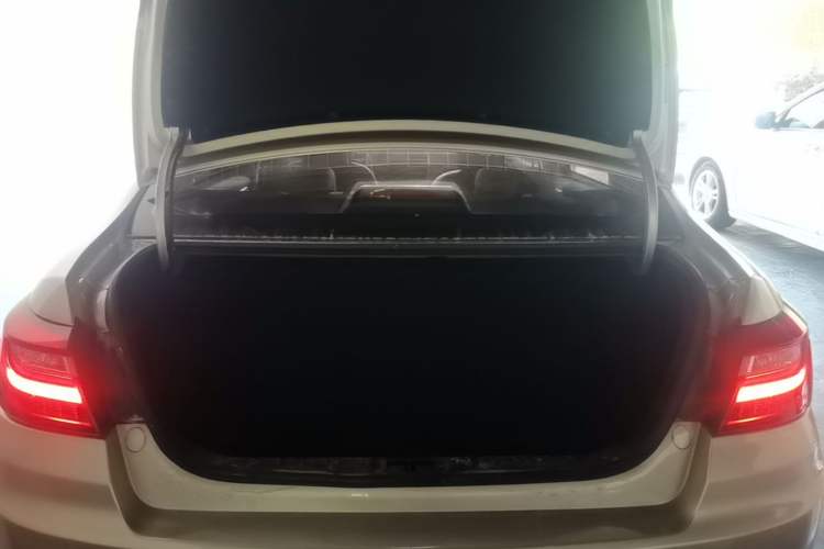 Used Geely Auto Vision 2020 Revised Version 1.5L CVT Asian Games Edition Trunk