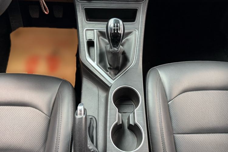 Used Geely Auto Vision 2020 1.5L Manual Value Edition Interior 5