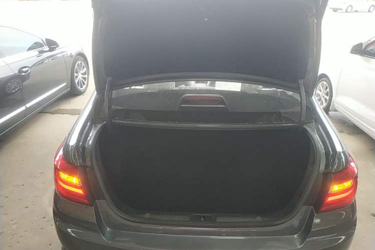 Used Geely Auto Vision 2020 Revised Version 1.5L CVT Asian Games Edition Trunk