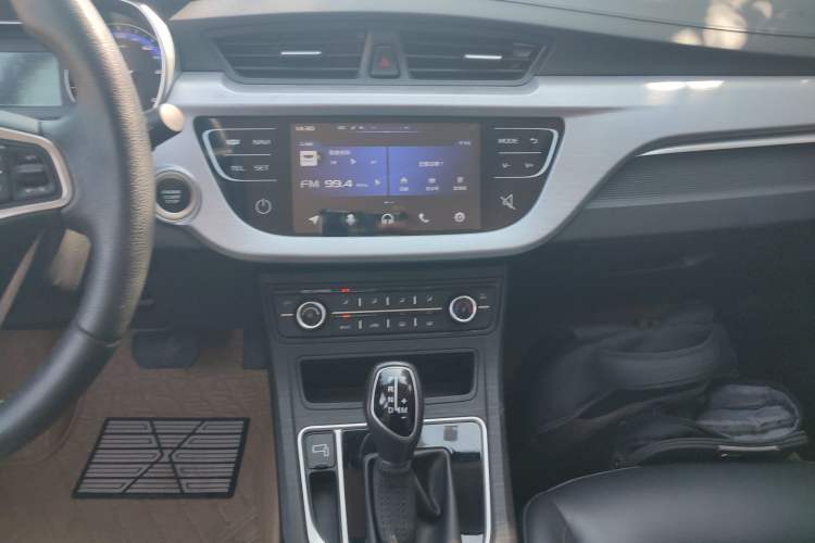 Used Geely Auto Vision 2020 Revised Version 1.5L CVT Asian Games Edition Audio And AC Panel