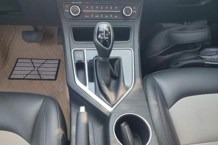 Used Geely Auto Vision 2020 Revised Version 1.5L CVT Asian Games Edition Gear Lever
