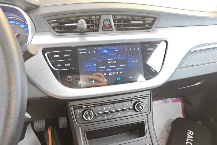 Used Geely Auto Vision 2020 Revised 1.5L Manual Asian Games Edition Audio And AC Panel