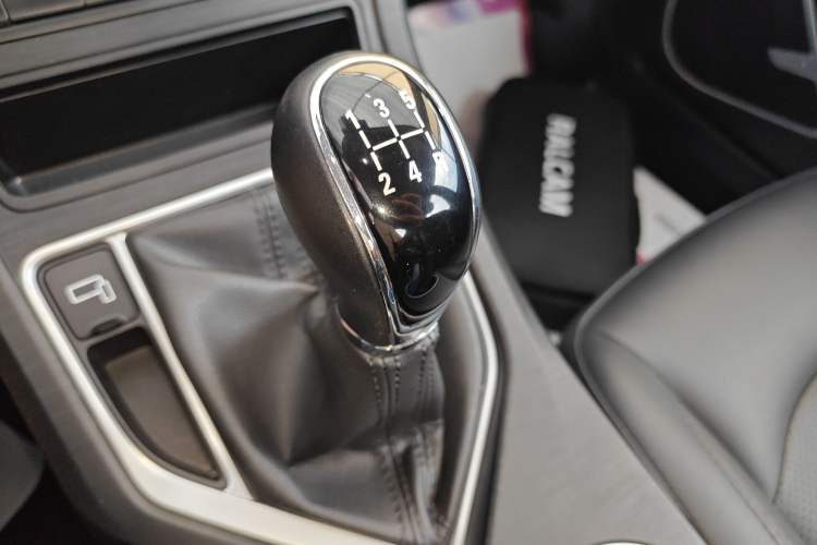 Used Geely Auto Vision 2020 Revised 1.5L Manual Asian Games Edition Gear Lever