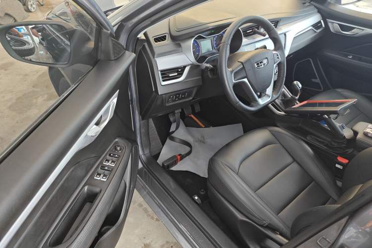 Used Geely Auto Vision 2020 Revised 1.5L Manual Asian Games Edition Interior 3